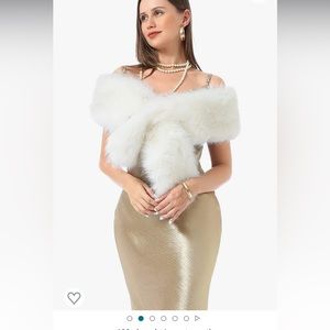 NWT DOSE faux fur large round edge, scarf shawl wrap.